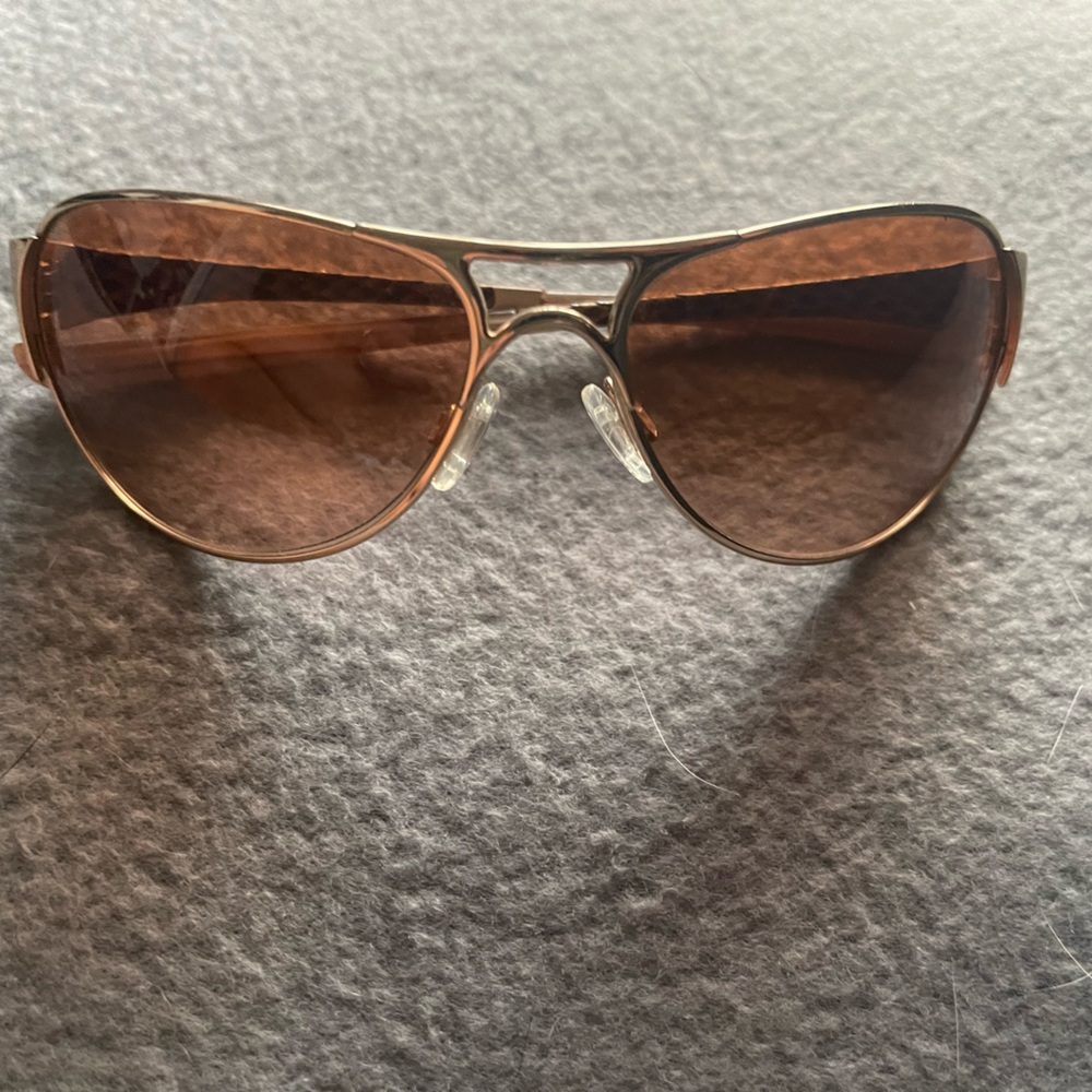 Oakley sunglasses excellent condition includes case and bag